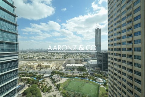 Apartment in Jumeirah Lake Towers, Dubai 1 bedroom, 94 sq.m. № 102227 - photo 2