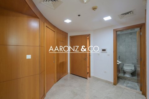 Apartment in Jumeirah Lake Towers, Dubai 1 bedroom, 94 sq.m. № 102227 - photo 8
