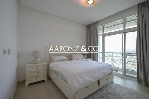 Apartment in Jumeirah Lake Towers, Dubai 1 bedroom, 94 sq.m. № 102227 - photo 12