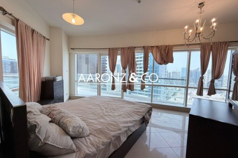 Apartment in Jumeirah Lake Towers, Dubai 1 bedroom, 134 sq.m. № 102228 - photo 14