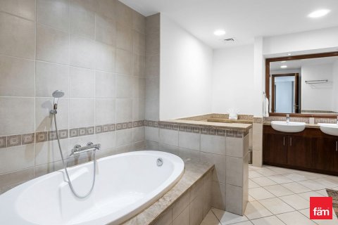 Купить квартиру в Пальме Джумейре, Дубай: 1 спальня, 121.3м², № 108992 - фото 2