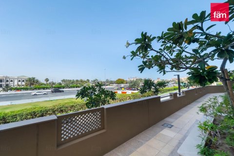 Apartment in Umm Suqeim, Dubai 1 bedroom, 119.4 sq.m. № 108997 - photo 17
