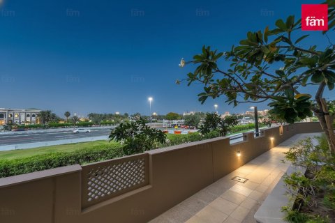 Apartment in Umm Suqeim, Dubai 1 bedroom, 119.4 sq.m. № 108997 - photo 15