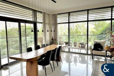 Купить квартиру в Дубай Хилс Эстейт, Дубай: 3 спальни, 181м², № 75014 - фото 3