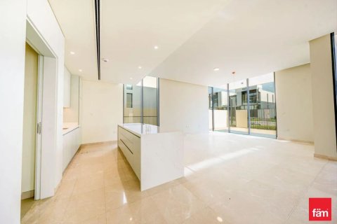 Villa in Dubai Hills Estate, Dubai 5 bedrooms, 662.2 sq.m. № 109111 - photo 6