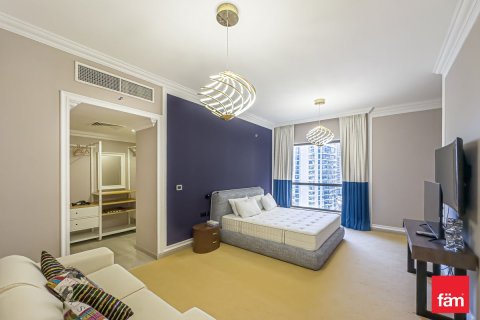 Apartment in Dubai 3 bedrooms, 185 sq.m. № 110182 - photo 12