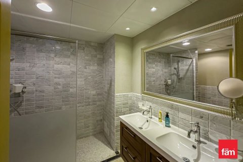 Apartment in Dubai 3 bedrooms, 185 sq.m. № 110182 - photo 6