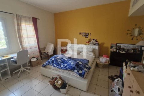 Villa in Dubai 4 bedrooms, 665 sq.m. № 24915 - photo 4