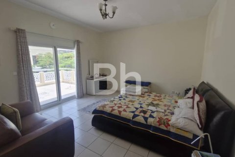 Villa in Dubai 4 bedrooms, 665 sq.m. № 24915 - photo 5