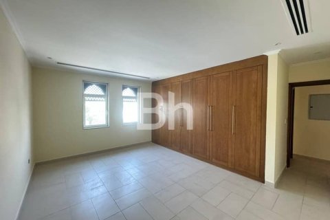 Villa in Jumeirah Park, Dubai 4 bedrooms, 820 sq.m. № 24914 - photo 3