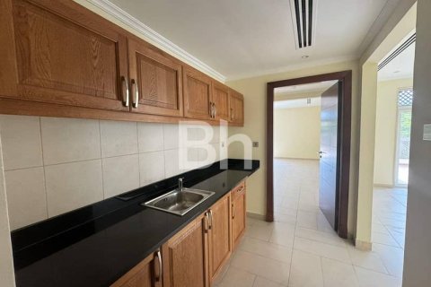 Villa in Jumeirah Park, Dubai 4 bedrooms, 820 sq.m. № 24914 - photo 6