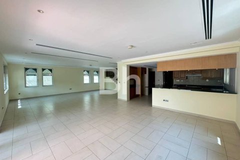 Villa in Jumeirah Park, Dubai 4 bedrooms, 820 sq.m. № 24914 - photo 12