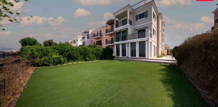 Villa en Dubai, 4 dormitorios, 466 m², № 55964