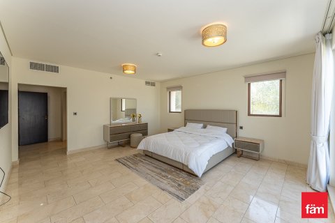 Villa à Palm Jumeirah, Dubai, 4 chambres, 912.1 m², № 47694 - photo 13