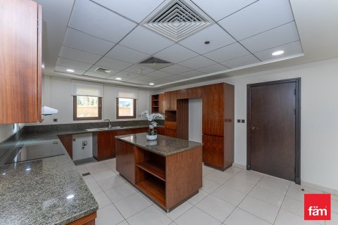 Villa à Palm Jumeirah, Dubai, 4 chambres, 912.1 m², № 47694 - photo 5