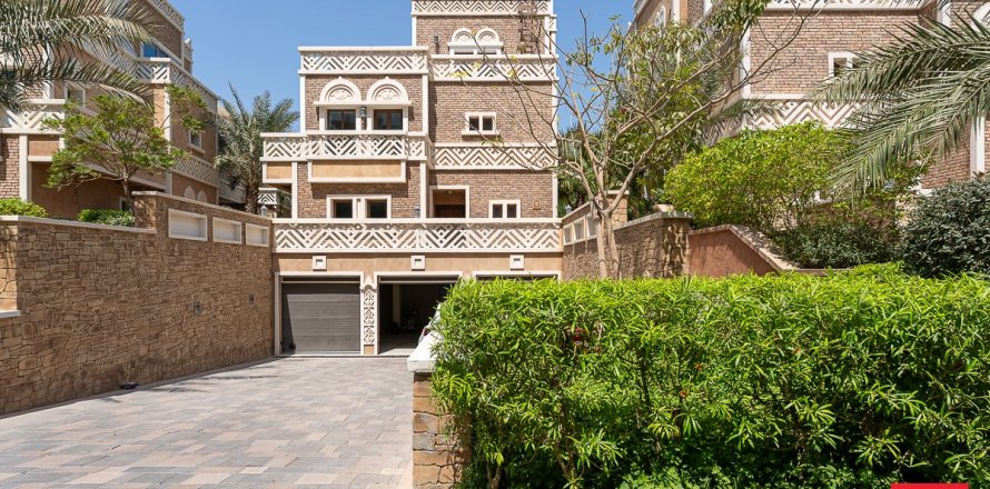 Villa à Palm Jumeirah, Dubai, 4 chambres, 912.1 m², № 47694