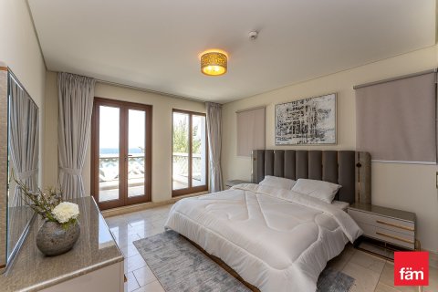 Villa à Palm Jumeirah, Dubai, 4 chambres, 912.1 m², № 47694 - photo 9