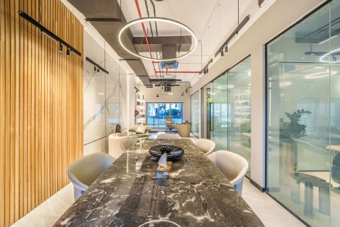 Oficina en Executive Towers, Business Bay, Dubai, 372 m², № 16198 - foto 1