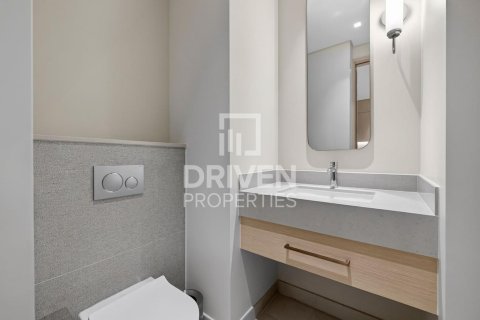 Apartment in Vida Residences Dubai Mall, Downtown Dubai (Downtown Burj Dubai), Dubai 2 bedrooms, 112.78 sq.m. № 136942 - photo 15