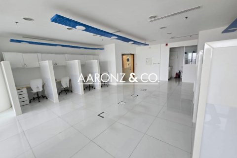 Bureau à Business Bay, Dubai, 100 m², № 83220 - photo 2