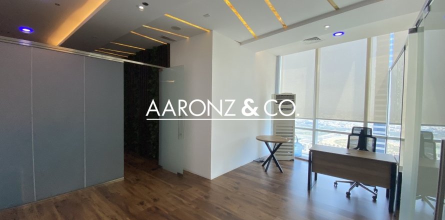 Офис в Бизнес-Бэе, Дубай, 91м², № 83223