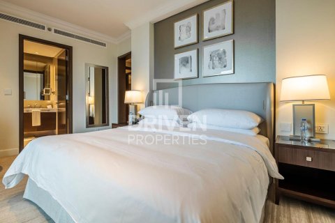 Apartment in The Address Residence Fountain Views, Downtown Dubai (Downtown Burj Dubai), Dubai 2 bedrooms, 134.9 sq.m. № 129314 - photo 12