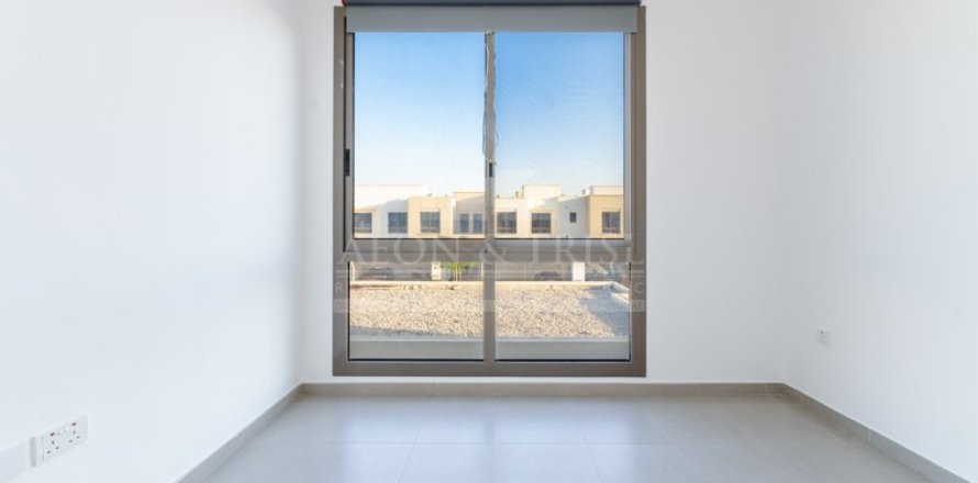 Villa in Hayat Townhouses, Town Square, Dubai 2 bedrooms, 188 sq.m. № 61157
