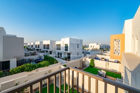 Villa in Hayat Townhouses, Town Square, Dubai 2 bedrooms, 188 sq.m. № 61157 - photo 4