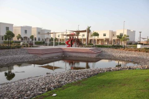 Duplex in The Crescent, Palm Jumeirah, Dubai 4 bedrooms, 544 sq.m. № 61159 - photo 2