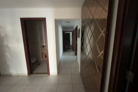 Apartment in Dubai Marina, Dubai 3 bedrooms, 187 sq.m. № 120412 - photo 15