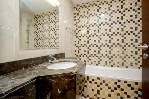 Apartment in Al Furjan, Dubai 2 bedrooms, 138 sq.m. № 69189 - photo 18