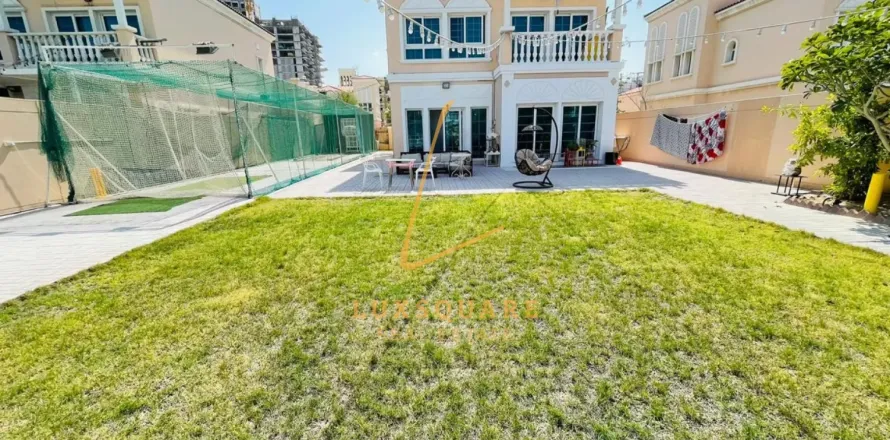 Вилла в Джумейра Вилладж Серкл, Дубай, 3 спальни, 729м², № 69180