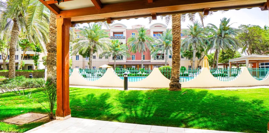 Apartment in Green Community, Dubai 2 bedrooms, 202 sq.m. № 69191