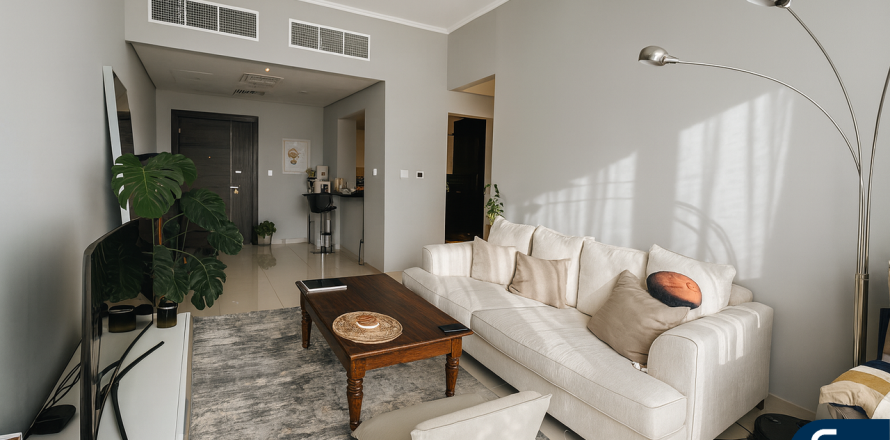 Квартира в Silverene, Дубай Марина, Дубай, 2 спальни, 99м², № 75961