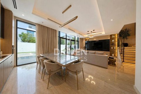 Villa à District One, Mohammed Bin Rashid City, Dubai, 4 chambres, 623.38 m², № 138261