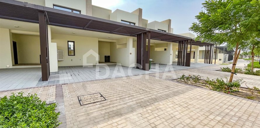 فيلا في دبي 4 غرف نوم, 237.4 م² رقم 6422