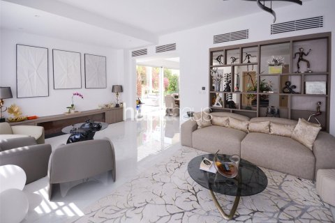 Villa en Meadows, Dubai, 5 dormitorios, 320 m², № 43309 - foto 13