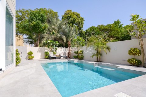 Villa en Meadows, Dubai, 5 dormitorios, 320 m², № 43309 - foto 1