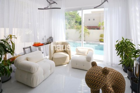 Villa en Meadows, Dubai, 5 dormitorios, 320 m², № 43309 - foto 5