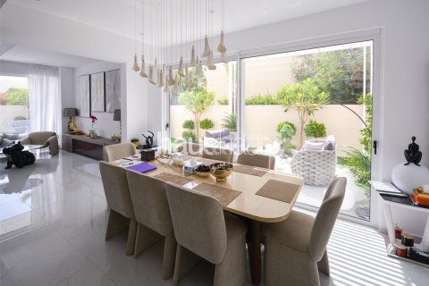 Villa en Meadows, Dubai, 5 dormitorios, 320 m², № 43309 - foto 11
