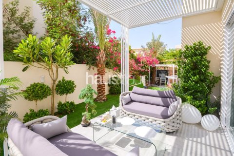 Villa en Meadows, Dubai, 5 dormitorios, 320 m², № 43309 - foto 4