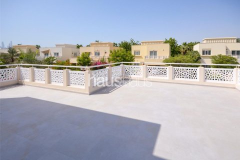 Villa en Meadows, Dubai, 5 dormitorios, 320 m², № 43309 - foto 27