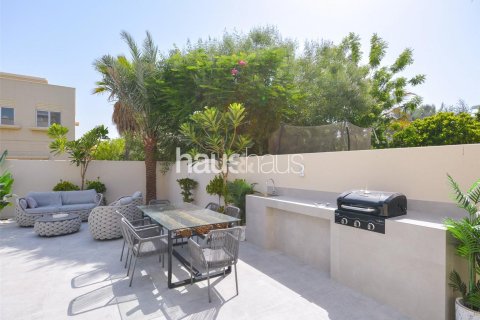 Villa en Meadows, Dubai, 5 dormitorios, 320 m², № 43309 - foto 3
