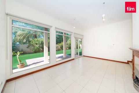 Villa in Dubai 3 bedrooms, 594.1 sq.m. № 94637 - photo 15