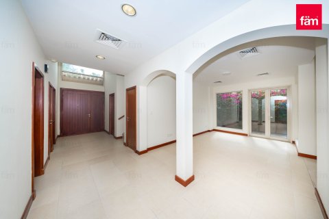 Villa in Dubai 3 bedrooms, 594.1 sq.m. № 94637 - photo 28