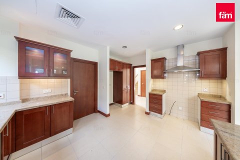 Villa in Dubai 3 bedrooms, 594.1 sq.m. № 94637 - photo 10