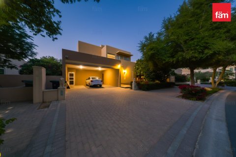 Villa in Dubai 3 bedrooms, 594.1 sq.m. № 94637 - photo 19