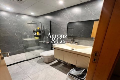 Apartment in Jumeirah Lake Towers, Dubai 1 bedroom, 83 sq.m. № 134467 - photo 3