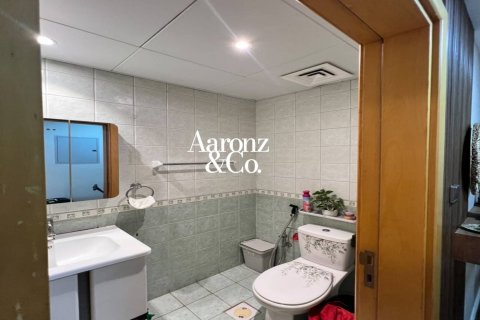 Apartment in Jumeirah Lake Towers, Dubai 1 bedroom, 83 sq.m. № 134467 - photo 4