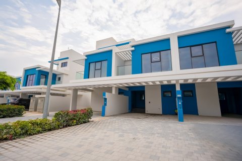 Купить виллу в Golf City, Дубай: 3 спальни, 144м², № 97095 - фото 13